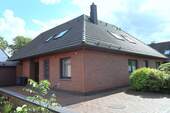 Einfamilienhaus mit Garage - 