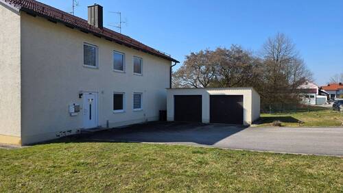 Garagen und Stellplätze - 