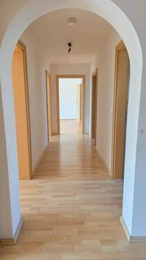 EG Flur - 1 Zimmer Mehrfamilienhaus, Wohnhaus in Neuhaus am Inn