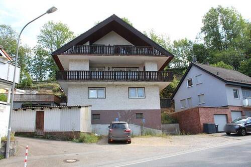 Straßenansicht.JPG - 8 Zimmer Mehrfamilienhaus, Wohnhaus in Birkenau
