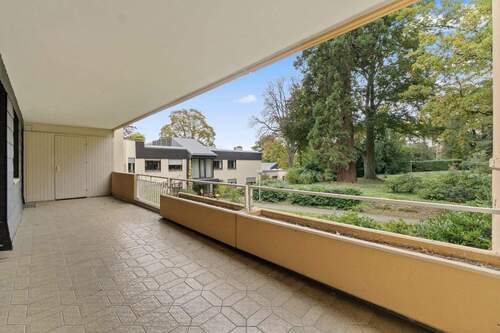 Loggia mit Teilblick - 4 Zimmer Etagenwohnung zum Kaufen in Bonn