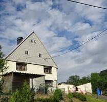 Einfamilienhaus mit Nebengebäuden - Mulda