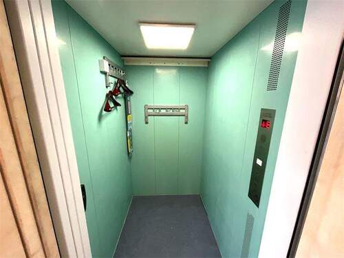 Aufzug - Etagenwohnung mit 135,00 m&sup2; in Hamburg zum Kaufen