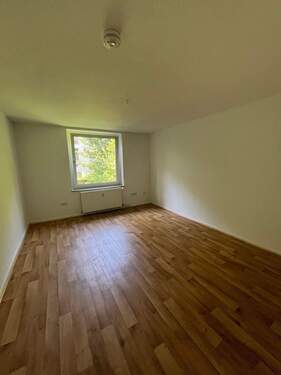 Schlafzimmer - Perfekt für Singles oder Paare !! Ab sofort frei !!