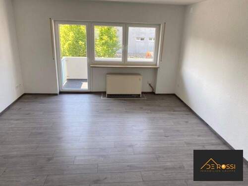 Wohnzimmer - 3 Zimmer Etagenwohnung in Nürnberg