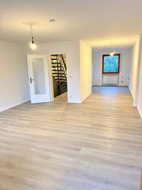 Wohnen/Essen/Kochen - 4 Zimmer Reihenmittelhaus zur Miete in Nürnberg