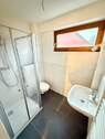 Badezimmer mit Dusche - 