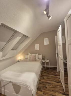 DachgeschossSchlafzimmer.jpg - 