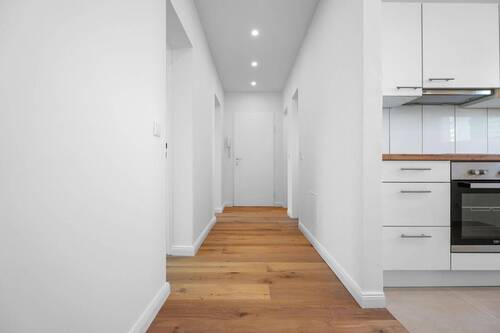 Flur - Etagenwohnung mit 58,80 m&sup2; in Bremen zur Miete