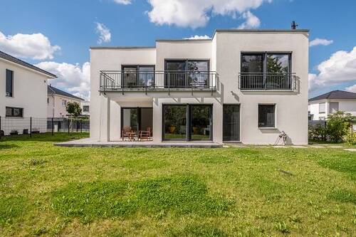 Bild 1 - Befristet: Modernes Wohnen mit Stil: Garten, Terrasse & offenes Wohnkonzept vereint