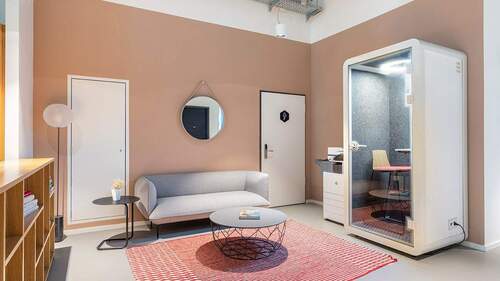 Sitzecke mit Telefonkabine - 