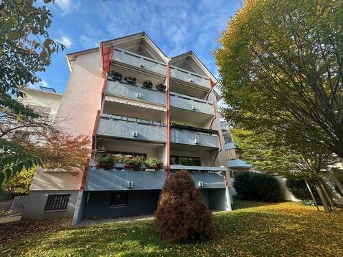 Rückansicht - Helle 2-Zimmer-Dachgeschosswohnung mit Loggia und Blick ins Grüne