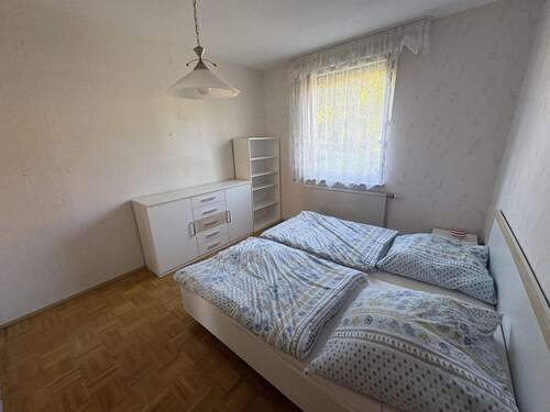 Schlafzimmer - Einfamilienhaus mit 180,00 m² in Albstadt zum Kaufen