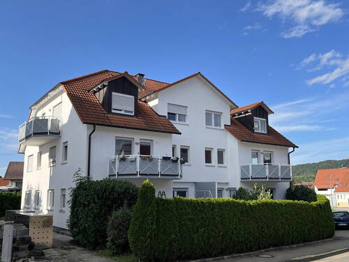 Bild 1 - 3 Zimmer Wohnung Renoviert Balkon Garage EBK Ausbaureserve Stellplatz