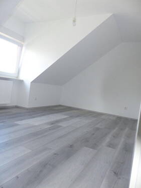 Kind / Büro / Schlafen - 