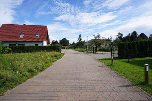 Straße am Grundstück (1).jpg - 