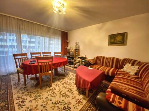 Wohnzimmer - 2 Zimmer Etagenwohnung zum Kaufen in Göttingen