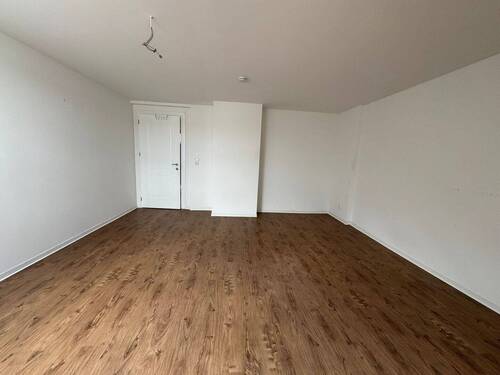 Wohnzimmer - 3 Zimmer Etagenwohnung zur Miete in Chemnitz