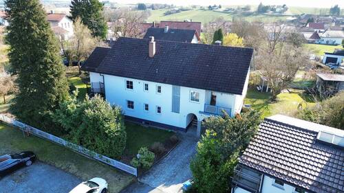 Luftaufnahme - Großes Mehrfamilienhaus, 3 Einheiten & Ausbaupotential sucht GroßfamilieMehrgenerationenInvestoren