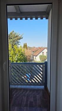 1 Whg. OG Küche mit Essbereich und Zugang zum Balkon - 