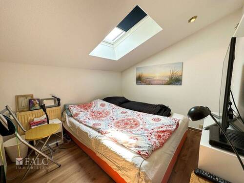 *Schlafzimmer DG - 