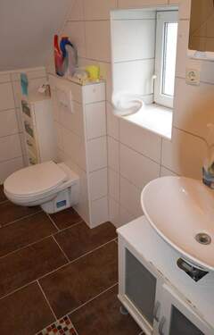 Bad - Waschbecken - WC - Dachgeschoss - 