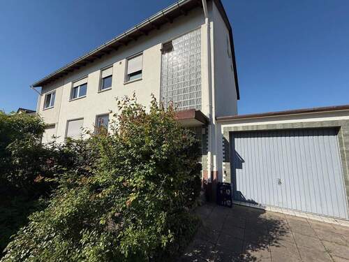 Ansicht - 8 Zimmer Mehrfamilienhaus, Wohnhaus in Fuldabrück