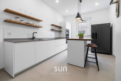 Küche (Einrichtungsbeispiel) - 2 Zimmer Etagenwohnung zum Kaufen in Hattersheim am Main