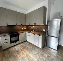 Wunderschöne 3,5-Zimmer Altbauwohnung mit neuer Einbauküche und Balkon, nur wenige Gehminuten zu den Pegnitzauen - Nürnberg Seeleinsbühl