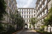 Außenansicht - Teilsaniert & mit Wannenbad: Bezugsfreie 3-Zimmerwohnung in Kreuzberger Kulturdenkmal