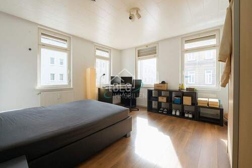 Zimmer - 7 Zimmer Etagenwohnung in Stuttgart-West