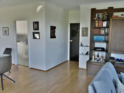 Wohnz., links Küchentür - 