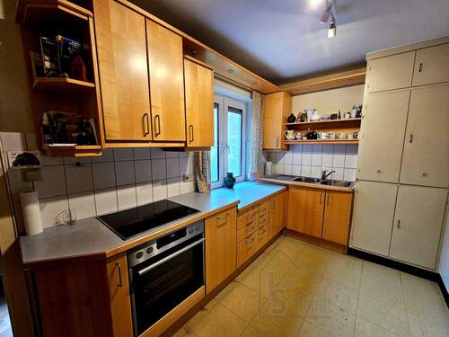 Küche inkl. EBK - 8 Zimmer Einfamilienhaus in Weener