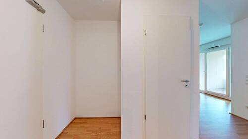 Garderobe - 2 Zimmer Etagenwohnung zum Kaufen in Frankfurt am Main