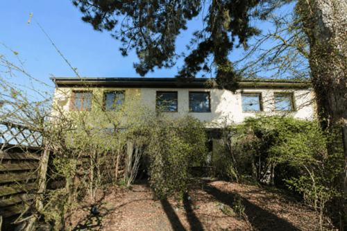 Rückseite Haus und Garten - 4 Zimmer Einfamilienhaus in Berlin