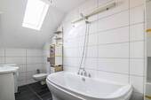 Badezimmer - Etagenwohnung mit 74,00 m&sup2; in Schalksmühle zum Kaufen