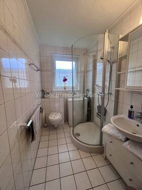 Bad mit Dusche - 