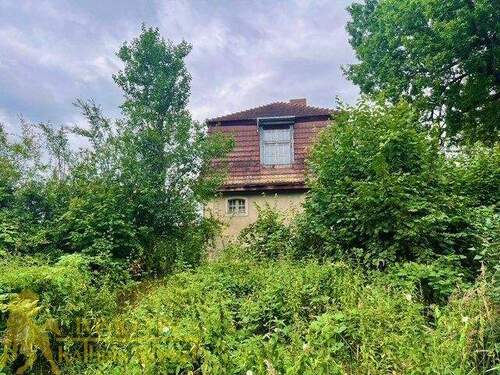 Nordansicht Wohnhaus - 4 Zimmer Mehrfamilienhaus, Wohnhaus in Weißwasser