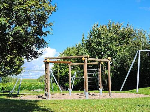 Spielplatz in direkter Umgebung - 