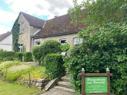 Frontansicht Gutshaus - 5 Zimmer Einfamilienhaus zum Kaufen in Lindenberg