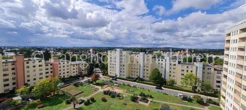 Ausblick über die Dächer von Fürth - Exklusive 2-Zimmer-Wohnung, ganz oben, mit Balkon und super Fernsicht - sofort bezugsfrei,