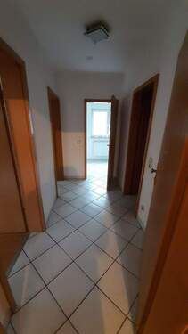 Flur Erdgeschoss - 5 Zimmer Terrassenwohnung in Waltershausen