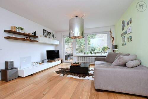 Bild1 - Hochwertig möblierte 2-Zimmer Wohnung mit Balkon und Stellplatz in Stuttgart Ost