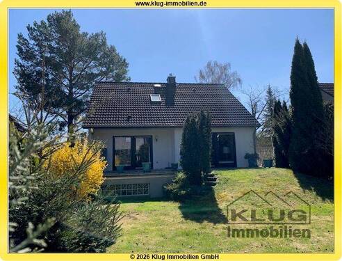 Rückansicht - Hermsdorf! Ein besonderes Haus mit Innenpool, Kaminofen, gr. Terrasse u. zeitgemäßer Aufteilung!