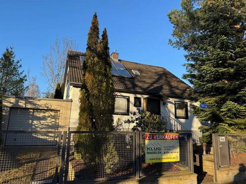 Straßenansicht - 4 Zimmer Einfamilienhaus zum Kaufen in Berlin