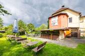 Biergarten - Mehrfamilienhaus, Wohnhaus mit 186,00 m² in Halle-Hörste zum Kaufen
