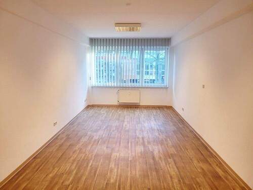 Büro 1 - 7 Zimmer Mehrfamilienhaus, Wohnhaus in Buxtehude