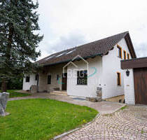 Großzügiges Zweifamilienhaus mit Garten und Doppelgarage in ruhiger, naturnaher Lage - Fichtenau / Lautenbach