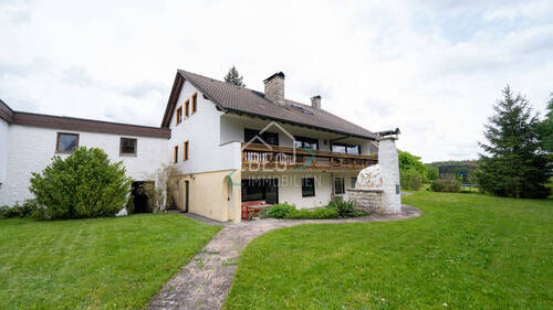 Außenansicht - 9 Zimmer Mehrfamilienhaus, Wohnhaus zum Kaufen in Fichtenau / Lautenbach