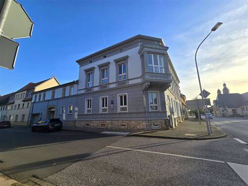 Straßenansicht - 3 Zimmer Mehrfamilienhaus, Wohnhaus in Allstedt